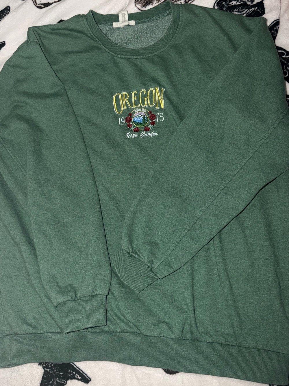 Tilly's Forest Green Oregon Embroidered Crewneck Sweatshirt